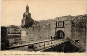 CPA CONCARNEAU - Le Beffroi et l'entrée de la Ville Close (457458)