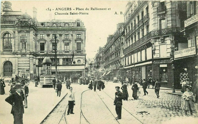 #154. Angers. Place du Ralliement et Chaussee Saint-Pierre Postcard. Busy Street