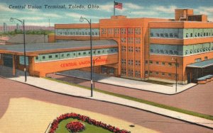 Vintage Postcard 1930's Central Union Terminal Toledo Ohio Hirsch News & Book