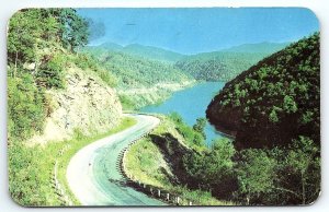 1961 FONTANA DAM NC HIGHWAY ALONG LAKE CHEOAH KODACHROME POSTCARD P3543