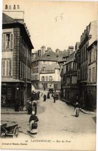 CPA LANDERNEAU - Rue du Pont (194221)