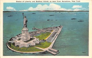 Statue of Liberty Post Card New York City, USA Unused