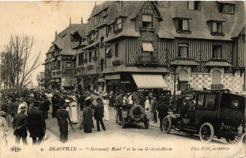 CPA DEAUVILLE - Normandy Hotel et la rue Gontant-Biron (515710)