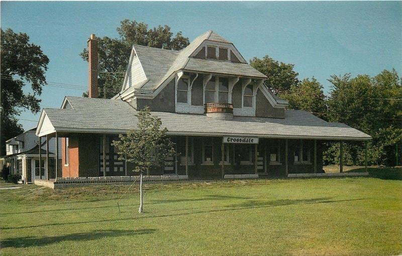 Brookfield Illinois~Grossdale Train Station~1982 Postcard