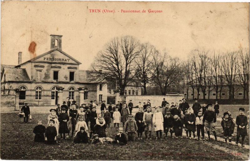 CPA Trun (Orne) - Pensionnat de Garcons (250131)