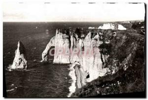 Postcard Modern Etretat Cliffs La Porte d Aval and Needle