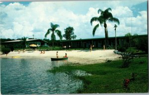 Beach at Laurel Motel, Lake Wales FL Vintage Postcard L24