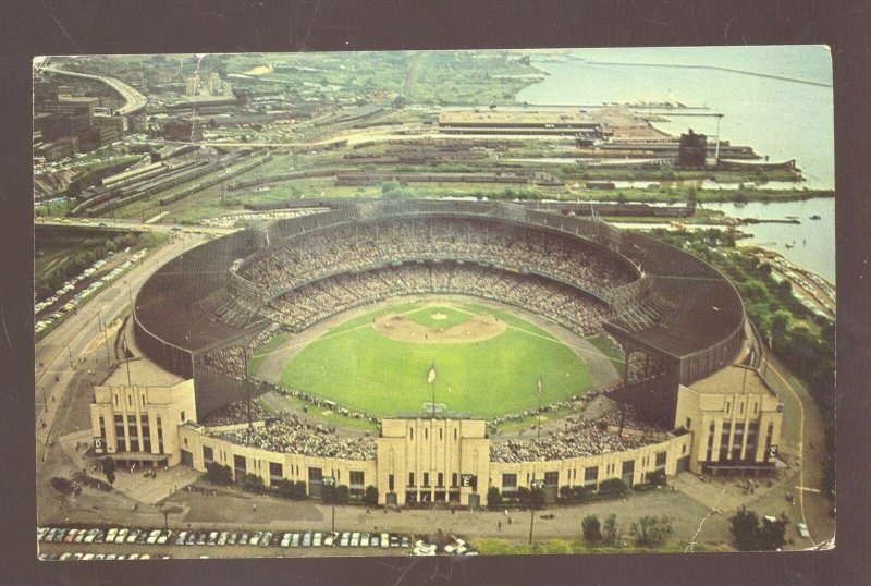 CLEVELAND INDIANS MUNICIPAL STADIUM BASEBALL STADIUM VINTAGE POSTCARD