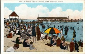Ocean Beach and Bathers New London CT Vintage Postcard W08