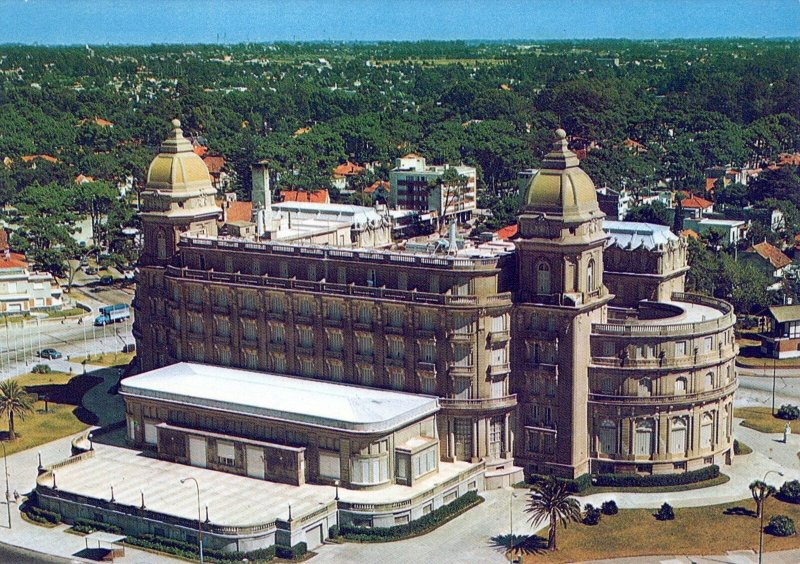 VINTAGE CONTINENTAL SIZE POSTCARD HOTEL CASINO CARRASCO MONTEVIDEO URUGUAY