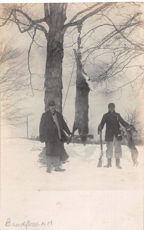 J56/ Interesting RPPC Postcard c1910 Deer Hunting Hunt Rifle Dog Men 371