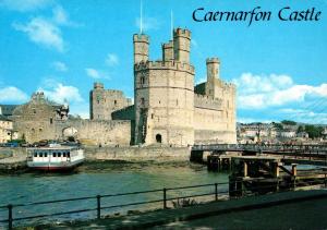 Wales Caernarfon Castle and Aber Bridge