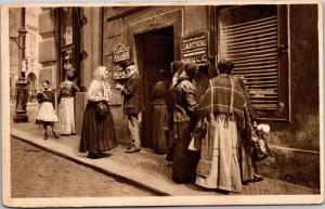 Prague, Street Scene, Checking Lottery Numbers Vintage  Postcard H25