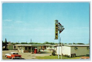 c1950's Motel 77 US Highway 77 By Pass Kingsville Texas TX, Car Scene Postcard