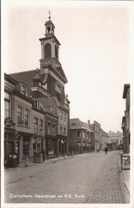 Netherlands Gorinchem Haarstraat en R.K. Kerk Vintage RPPC 09.40