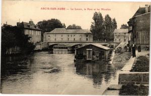 CPA ARCIS-sur-AUBE - Le lavoir le pont (197218)