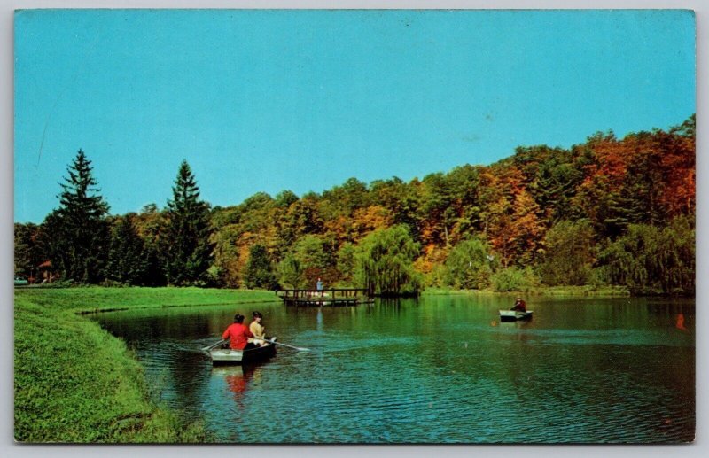Henryville Lodge Cabanas Henryville Pennsylvania PA Lake Boats Postcard UNP VTG 