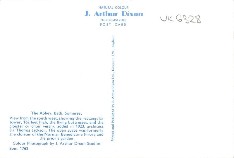 uk6328 the abbey  bath  uk pigeons