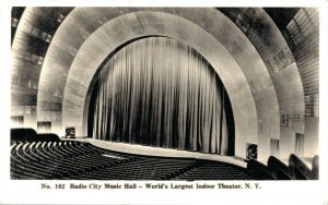 USA Radio City Music Hall World's Largest Indoor Theater NY 04.31