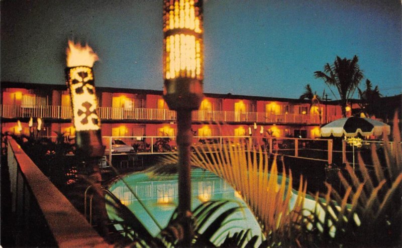 LAHAINA TRAVELODGE Maui, Hawaii Swimming Pool Tiki Night 1960s Vintage Postcard