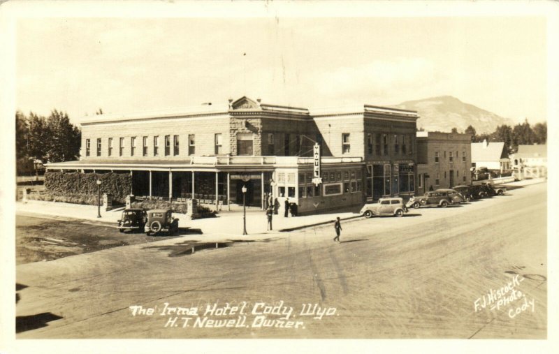 PC CPA US, WYOMING, CODY, THE IRMA HOTEL, VINTAGE REAL PHOTO POSTCARD (b5680)
