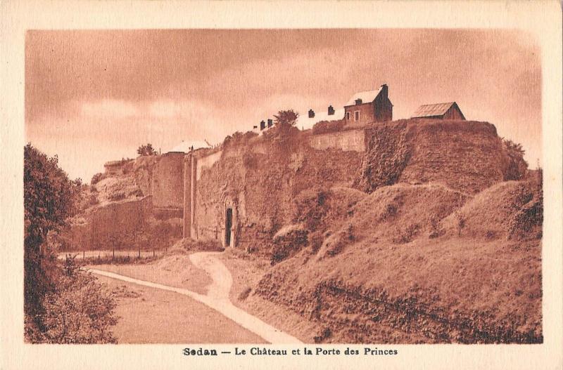 BF10346 sedan le chateau et la porte des princes france        France