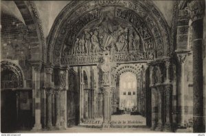 CPA VEZELAY Eglise de la Madeleine - Le Portail du Narthex et la Nef (1197443)
