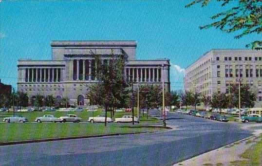 Wisconsin Milwaukee Mac Arthur Square Showing Court House And Safty Building