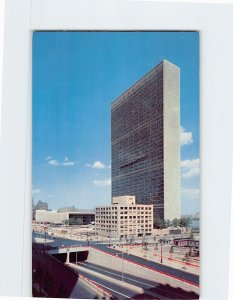 Postcard A view of the United Nations Headquarters looking north, New York