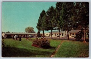 Davis Motel, Utica New York, Vintage Chrome Postcard