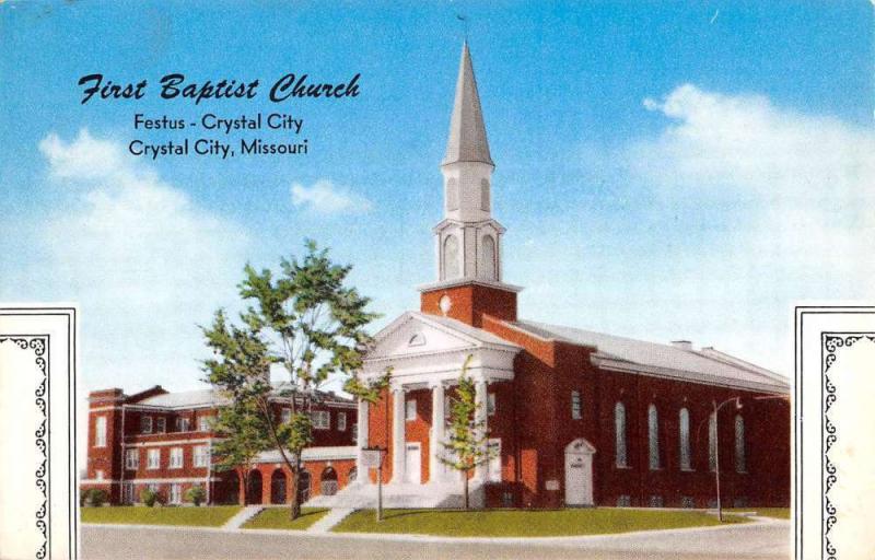 Crystal City Missouri First Baptist Church Street View Vintage Postcard K96119