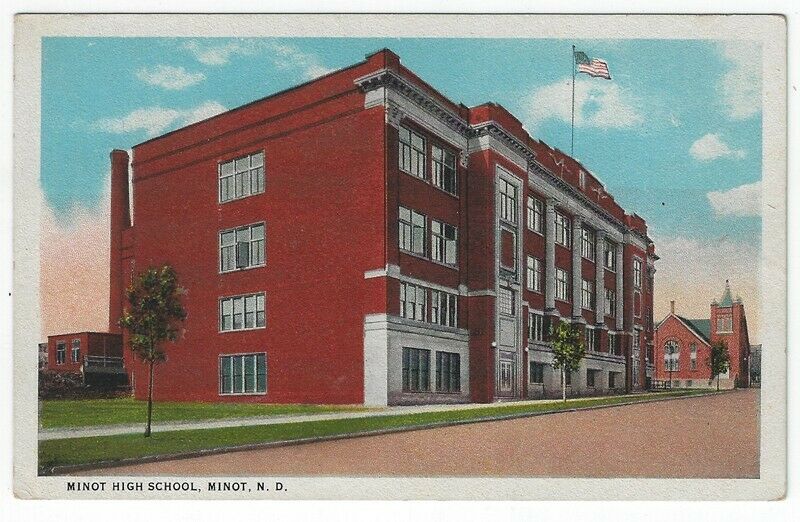 Minot, North Dakota, Vintage Postcard View of Minot High School