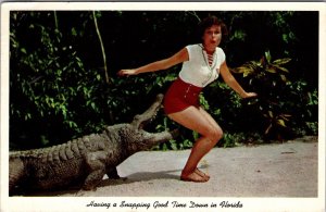 Postcard Florida Pretty Woman and Alligator Snapping Good Time 1950s JL14