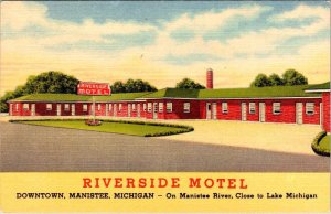 Manistee, MI Michigan RIVERSIDE MOTEL Downtown Roadside  ca1940's Linen Postcard