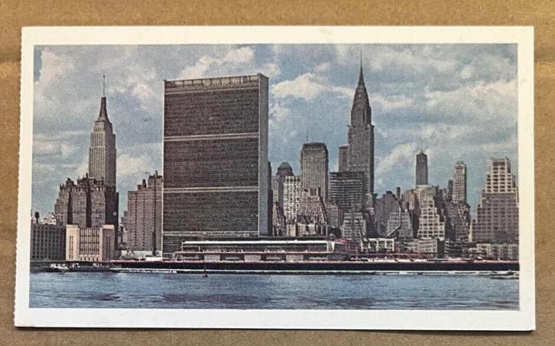 UNUSED  POSTCARD - SKYLINE, NEW YORK CITY, NEW YORK - AMERICAN OIL CO., 1969