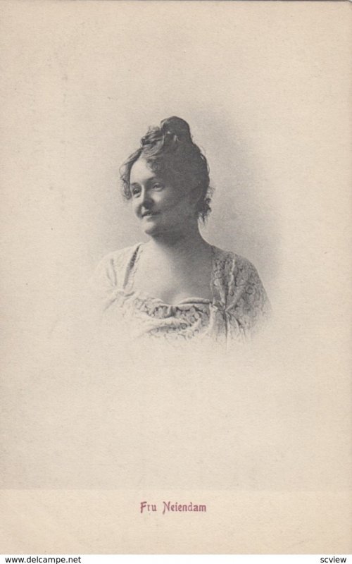 THEATRE / Theater ; Actress ; Fru Neiendam , 00-10s