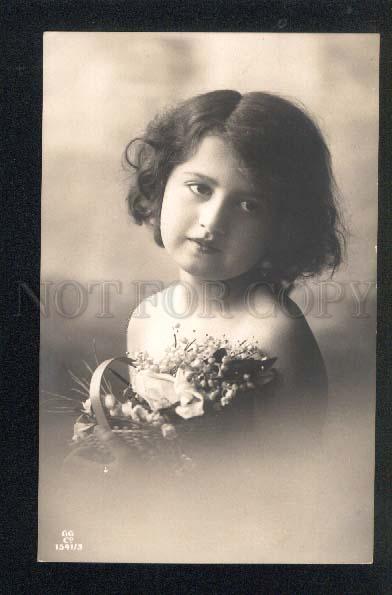 043277 Girl w/ Bouquet Vintage PHOTO