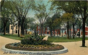 Postcard Iowa Clinton De Witt Park Knox roadside 23-8760