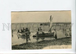 3137887 FISHING Fishermen France LE MOULLEAU Silver Coast Beach