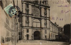 CPA Palais de FONTAINEBLEAU - Porte dorée (166486)