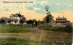 Sioux Falls, South Dakota - Man at the gates of Pillsbury Farm - c1908