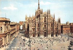 B74556 Milano place de la cathedrale italy