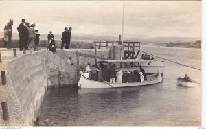 RP; Tourist on tour boat, 1904-1918