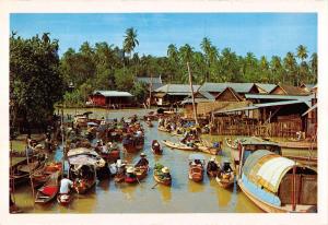 BR98941 floating market boat types folklore  thailand