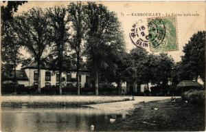 CPA RAMBOUILLET La Ferme nationale (617854)