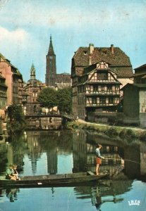Postcard La Petite France Et La Cathedrale Klein-Frankreich Munster Strasbourg