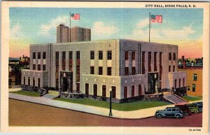 Postcard BUILDING SCENE Sioux Falls South Dakota SD AM5864