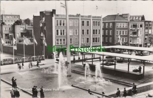 Netherlands Postcard - Arnhem Fontein Gele Rijders Plein  RS37070