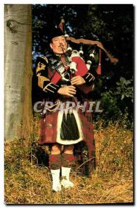 MODERN POSTCARD the pipe major with the Royal Highland Fusiliers Folklore 