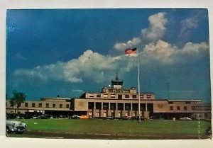 Washington National Airport 1960 postcard Wash DC written from daddy